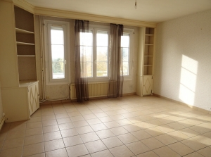 Town House in Nice Location