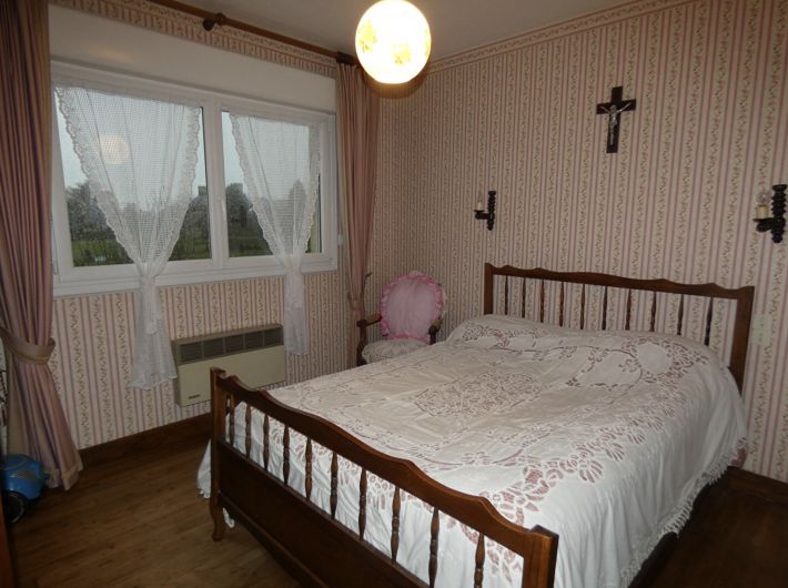 Traditional Detached House with Mature Garden