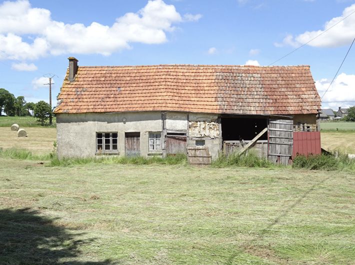Countryside House and Barn for Complete Renovation
