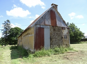 Countryside House and Barn for Complete Renovation