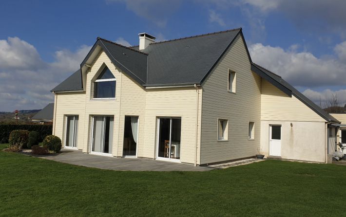 Detached House with Landscaped Garden