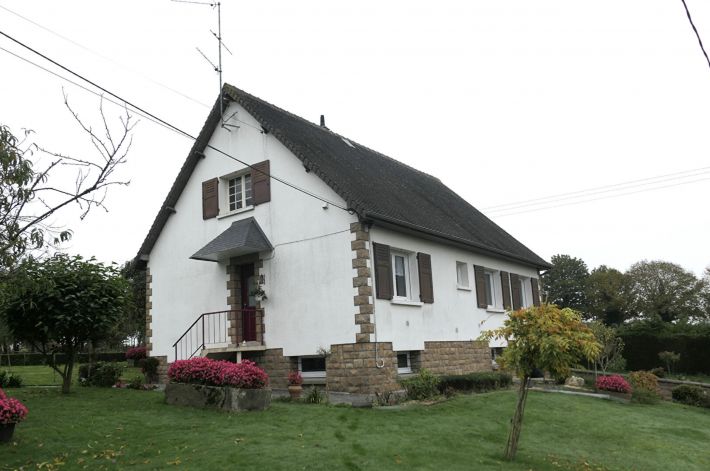 Detached House with Garden