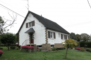 Detached House with Garden