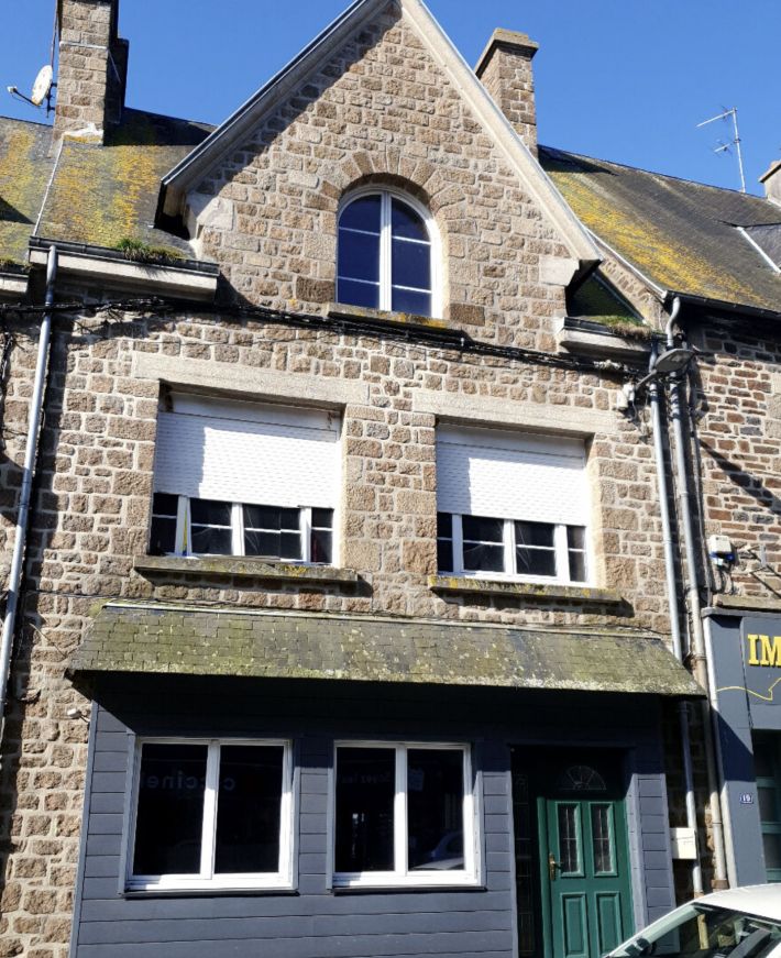Town House in Very Good Decorative Order