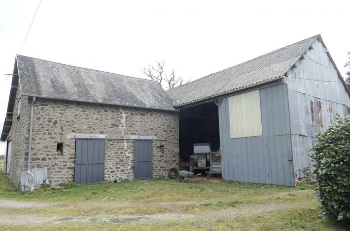 Detached Country House with Outbuilding