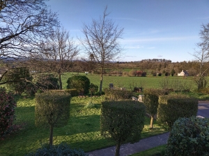 Detached House with Landscaped Garden and View