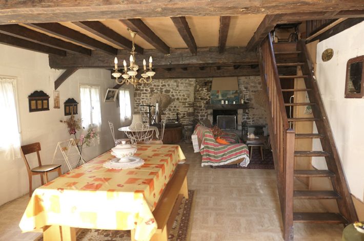 Characterful Country House, Bordered by the River