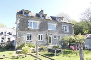 Large Detached House with Landscaped Garden