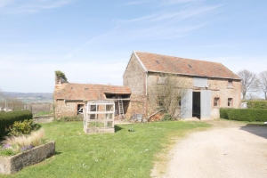 Main House and Guest Gite in Landscaped Gardens