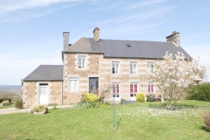 Main House and Guest Gite in Landscaped Gardens
