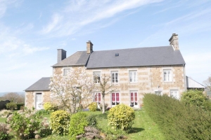 Main House and Guest Gite in Landscaped Gardens