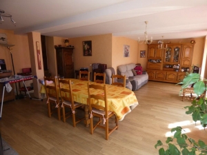 Main House and Guest Gite in Landscaped Gardens