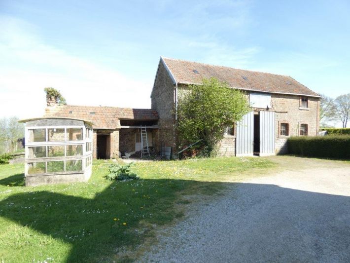 Main House and Guest Gite in Landscaped Gardens