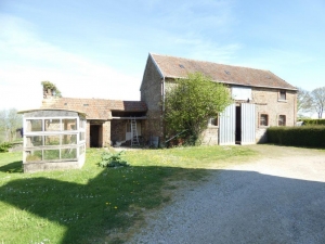 Main House and Guest Gite in Landscaped Gardens