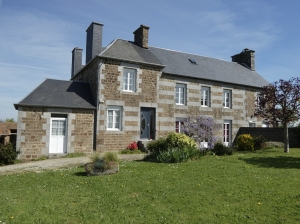 Main House and Guest Gite in Landscaped Gardens