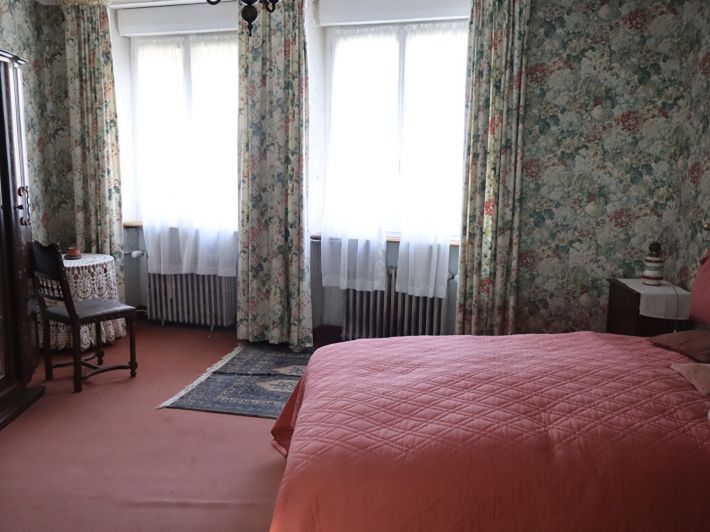 Large and Lovely Town House with Garden