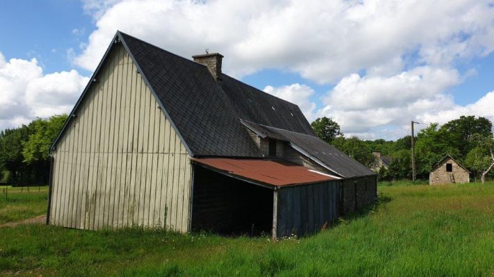 Detached House with Garden in the Countryside