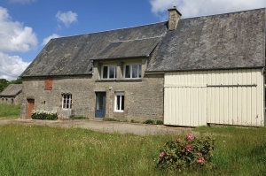 Detached House with Garden in the Countryside