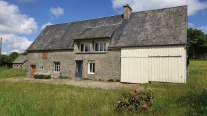Detached House with Garden in the Countryside