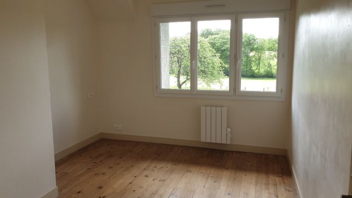 Detached House with Garden in the Countryside