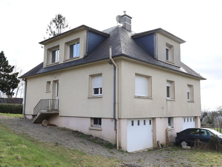 Detached House Divided into Two with Garden