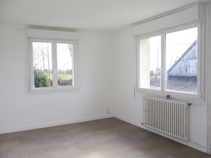Detached House Divided into Two with Garden