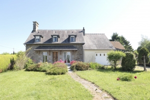 Detached Country House with Outbuilding