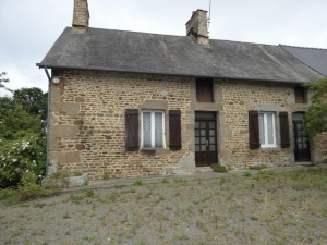 Country House with Outbuilding and Open Views