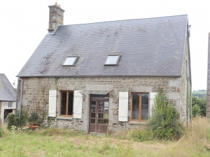 Detached House to Renovate with Outbuilding