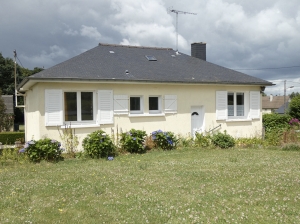 Lovely Detached House with Garden