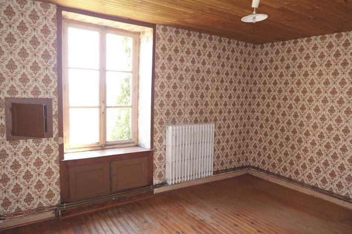 SLD02647 - Sold By Cle France