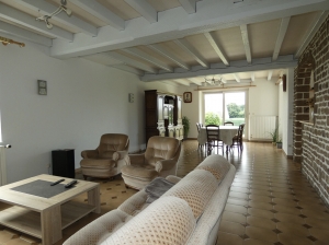 Stunning Detached House in Lovely Gardens