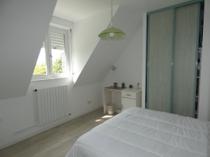 Stunning Detached House in Lovely Gardens