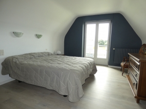 Stunning Detached House in Lovely Gardens