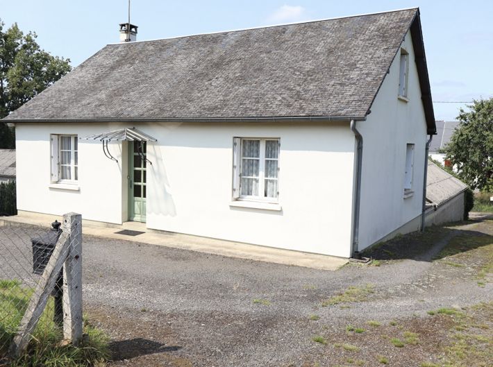 Detached Country House with Outbuilding