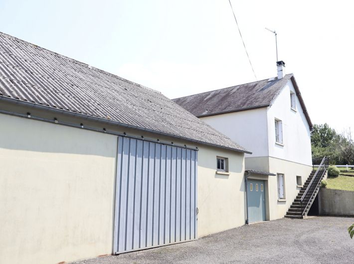 Detached Country House with Outbuilding