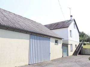 Detached Country House with Outbuilding