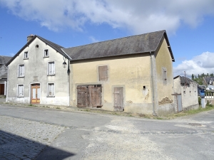 Huge Potential to Renovate this House
