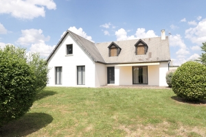 Detached House with Landscaped Garden