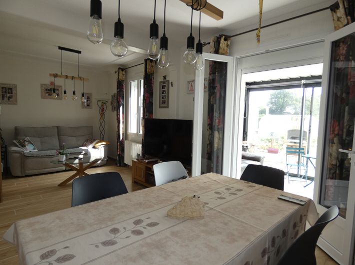 Lovely Detached Country House with Conservatory and Garden