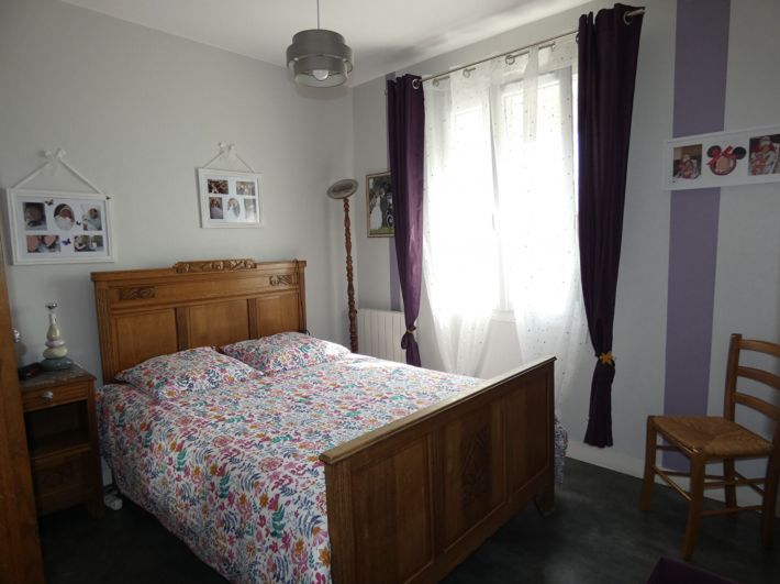 Lovely Detached Country House with Conservatory and Garden