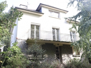Detached House with Garden in Nice Location