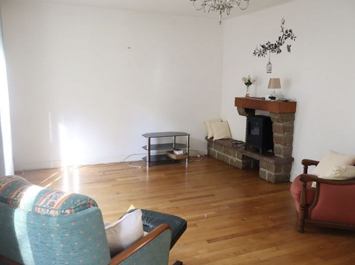 Detached House with Garden in Nice Location