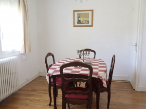 Detached House with Garden in Nice Location