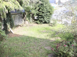 Detached House with Garden in Nice Location