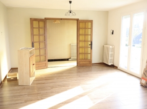 Detached House with Garden in Good Location