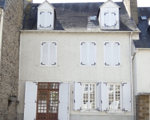 Town House with Neat Garden