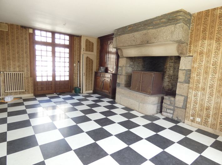 Town House with Neat Garden