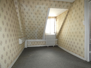 Town House with Neat Garden