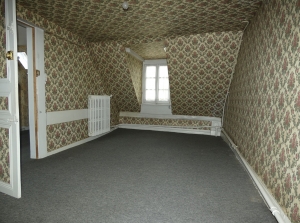 Town House with Neat Garden